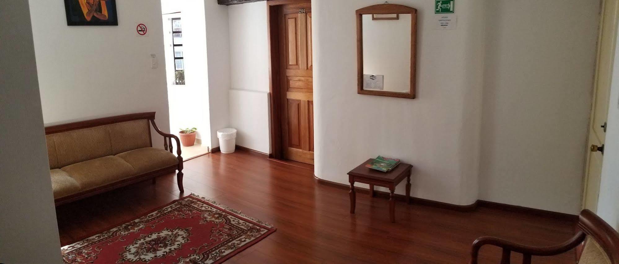 Heritage Inn كويتو المظهر الخارجي الصورة
