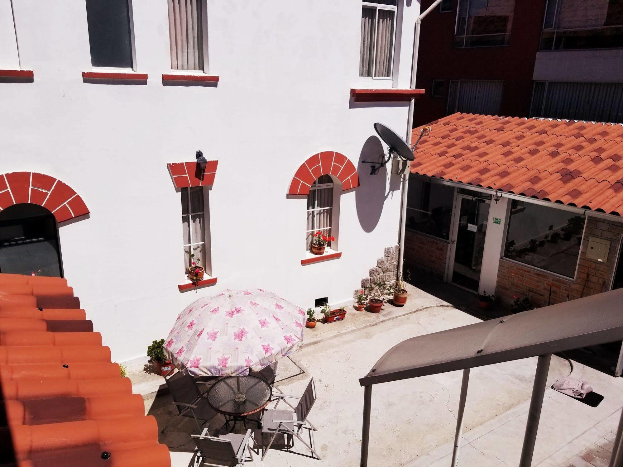 Heritage Inn كويتو المظهر الخارجي الصورة