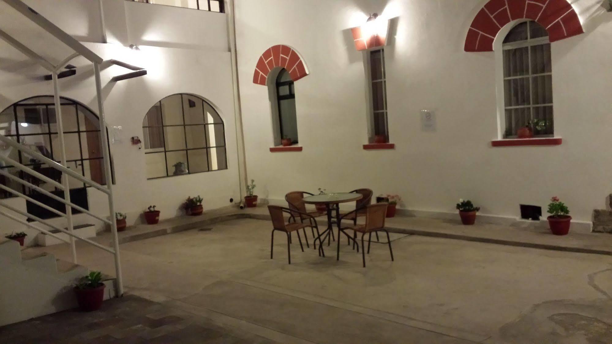 Heritage Inn كويتو المظهر الخارجي الصورة